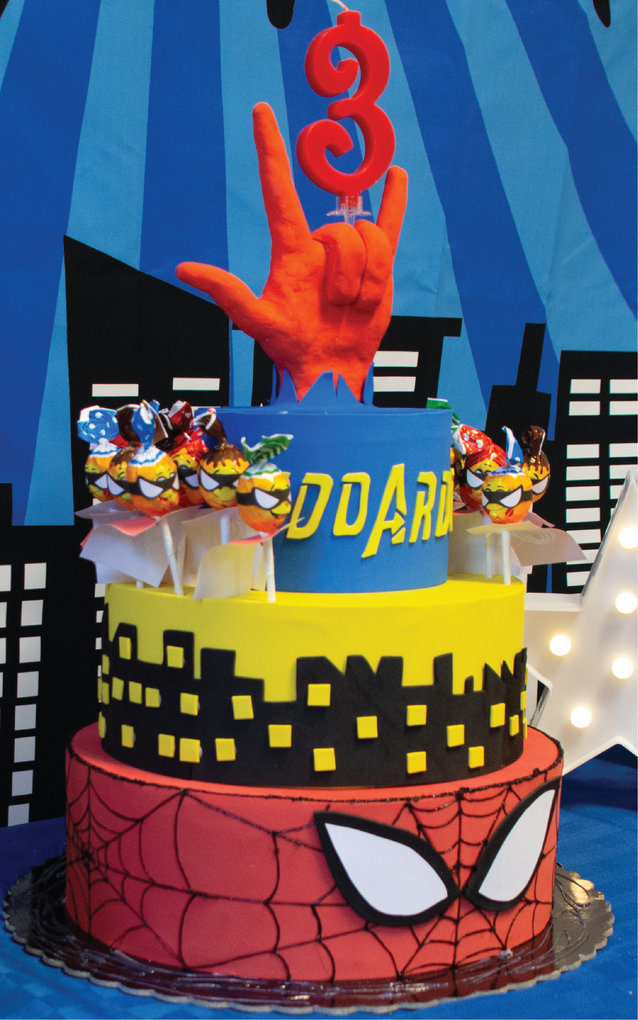torta-scenografica-spiderman-scultura
